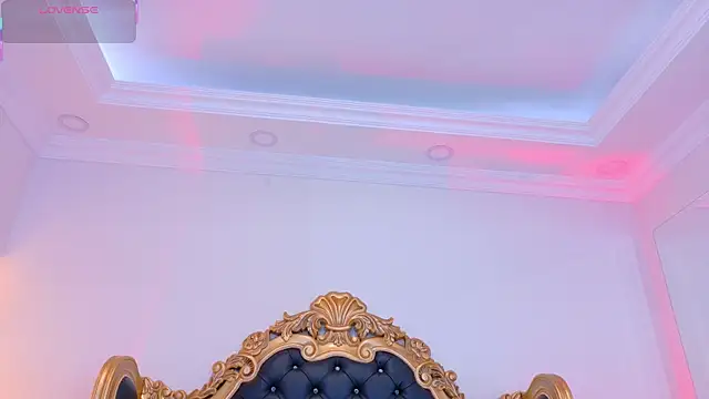 AdelinaVans online show from November 13, 2025, 11:09 am