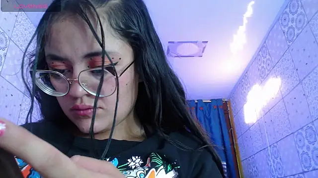 vitoria23  online show from March 6, 2025, 1:24 pm