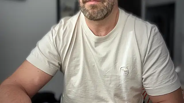 Mr Beef online show from October 6, 2025, 11:40 am