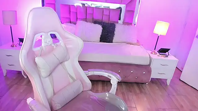 Aliciia cute1 online show from February 15, 2025, 1:10 am