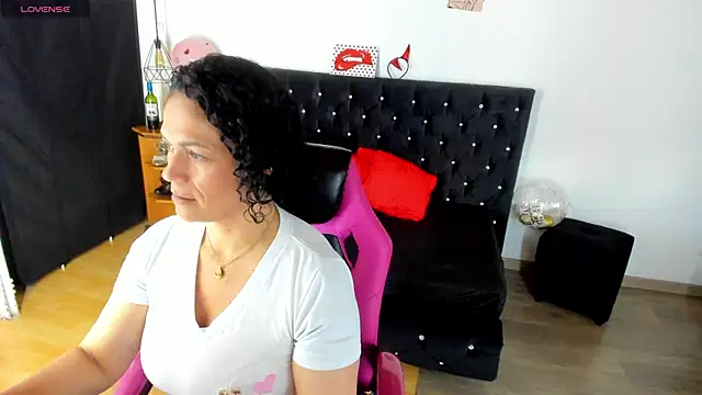 Aliciia cute1 online show from February 4, 2026, 11:09 pm