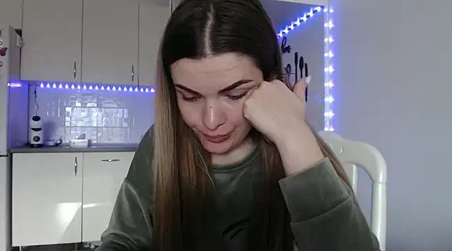  JustmeHere  online show from February 3, 2025, 9:30 am