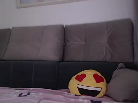  JustmeHere  online show from September 17, 2025, 7:21 am