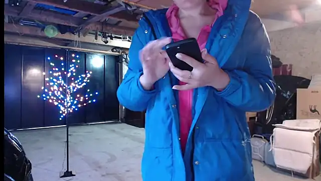  JustmeHere  online show from December 4, 2025, 12:36 pm