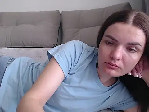  JustmeHere  online show from April 5, 2026, 9:28 am