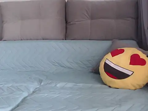  JustmeHere  online show from April 20, 2026, 7:22 am