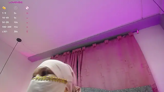 Uzziah Sabag online show from October 28, 2025, 12:03 am