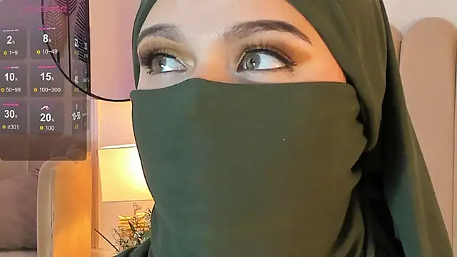 anna-henao online show from February 14, 2025, 5:14 pm