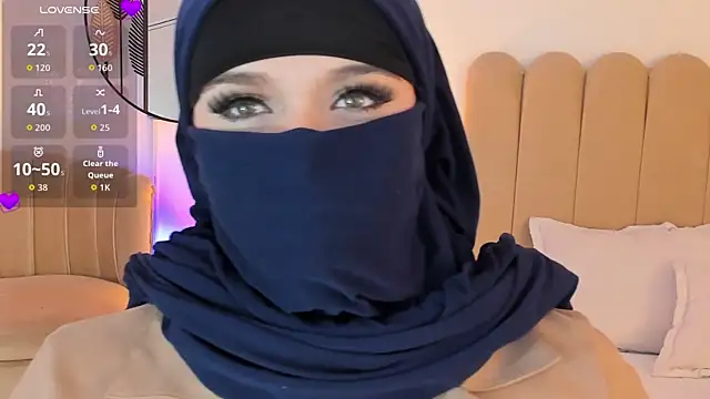 anna-henao online show from September 16, 2025, 7:15 pm