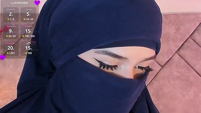 anna-henao online show from November 24, 2025, 7:24 pm