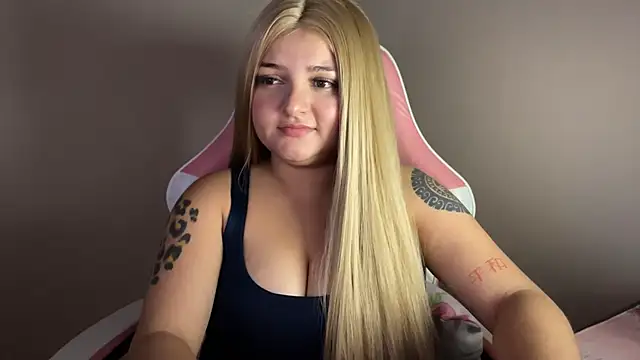 SweetPaige  online show from January 23, 2025, 11:36 pm