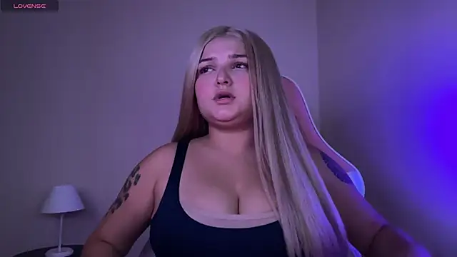 SweetPaige  online show from February 27, 2025, 7:47 pm