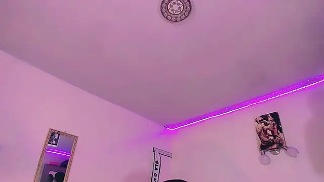 Snapshot of naomy__xx chatting on February 10, 2025, 10:09 am naomy xx online show from February 10, 2025, 10:09 am