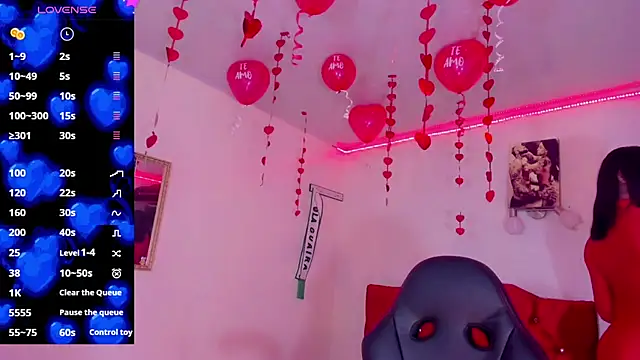 Snapshot of naomy__xx chatting on February 14, 2025, 8:15 pm naomy xx online show from February 14, 2025, 8:15 pm