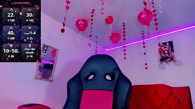 Snapshot of naomy__xx chatting on February 19, 2025, 7:05 pm naomy xx online show from February 19, 2025, 7:05 pm