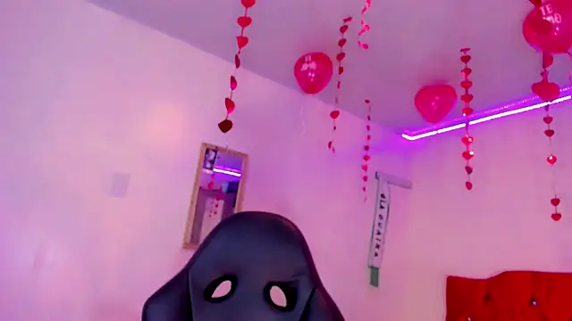 Snapshot of naomy__xx chatting on February 21, 2025, 7:21 pm naomy xx online show from February 21, 2025, 7:21 pm