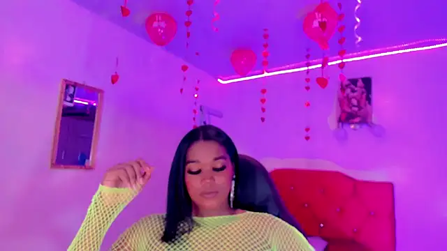 Snapshot of naomy__xx chatting on February 21, 2025, 10:26 pm naomy xx online show from February 21, 2025, 10:26 pm