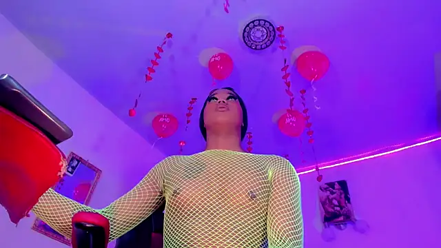 Snapshot of naomy__xx chatting on February 22, 2025, 1:33 am naomy xx online show from February 22, 2025, 1:33 am