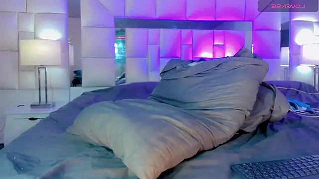 Snapshot of naomy__xx chatting on February 27, 2025, 1:27 am naomy xx online show from February 27, 2025, 1:27 am