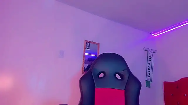 Snapshot of naomy__xx chatting on March 5, 2025, 8:00 pm naomy xx online show from March 5, 2025, 8:00 pm