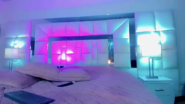 Snapshot of naomy__xx chatting on March 17, 2025, 7:26 pm naomy xx online show from March 17, 2025, 7:26 pm