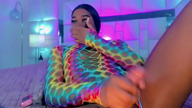 Snapshot of naomy__xx chatting on March 17, 2025, 10:28 pm naomy xx online show from March 17, 2025, 10:28 pm