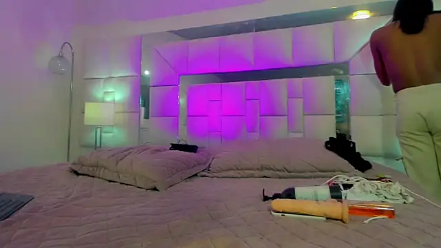 Snapshot of naomy__xx chatting on March 19, 2025, 7:27 pm naomy xx online show from March 19, 2025, 7:27 pm