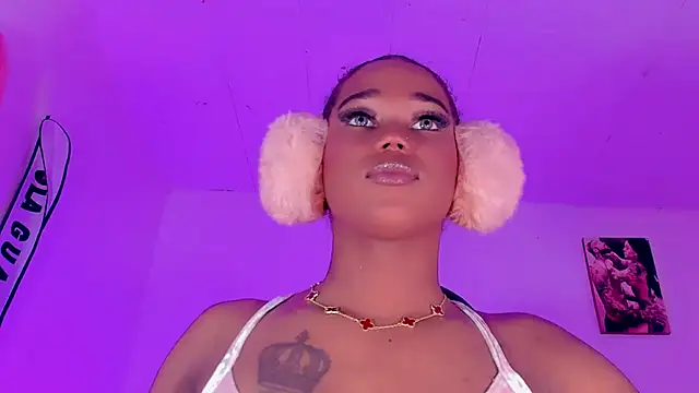 Snapshot of naomy__xx chatting on October 15, 2025, 4:34 am naomy xx online show from October 15, 2025, 4:34 am