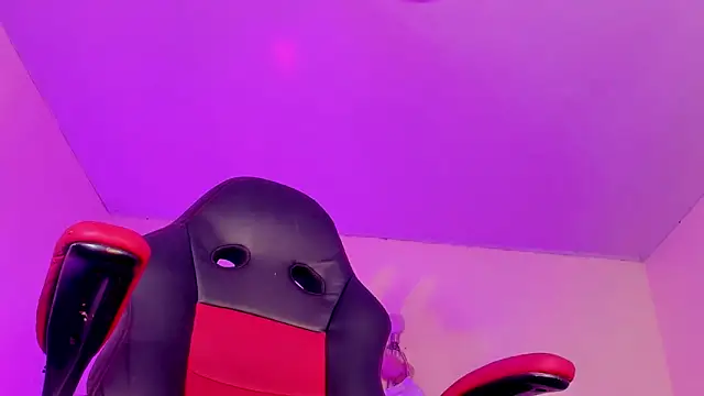 naomy  xx online show from February 6, 2026, 3:22 am