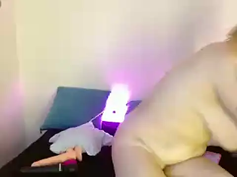 kittycatw online show from January 5, 2025, 6:56 pm