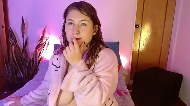 kittycatw online show from September 25, 2025, 6:06 am