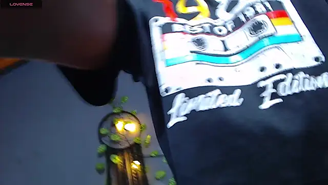 ItsVenuss online show from March 14, 2025, 11:32 pm