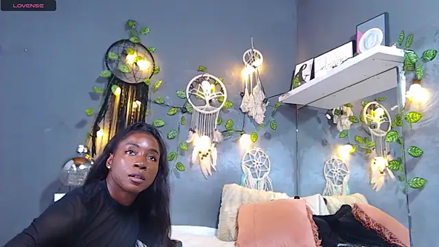 ItsVenuss online show from March 19, 2025, 9:37 pm