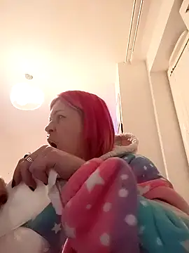 divine eve online show from February 11, 2025, 8:42 pm