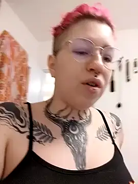 divine eve online show from February 27, 2025, 2:10 pm