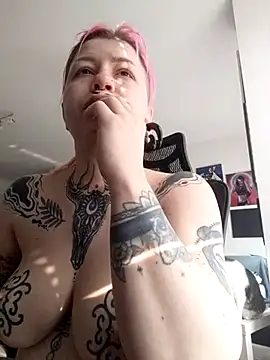 divine eve online show from March 12, 2025, 7:57 am