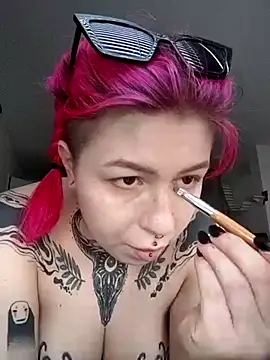 divine eve online show from March 22, 2025, 4:04 pm