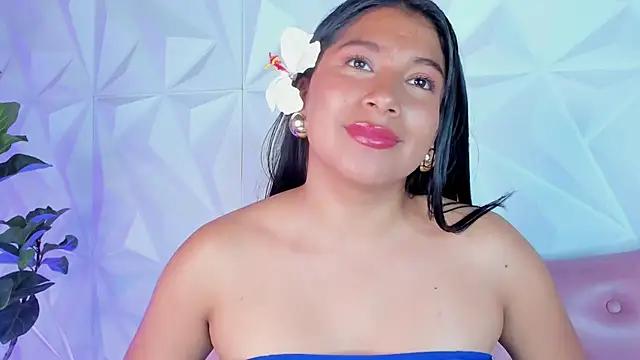 LinnaGardenia online show from January 24, 2025, 11:56 pm