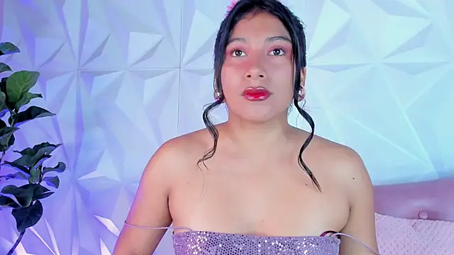 LinnaGardenia online show from January 25, 2025, 2:14 pm