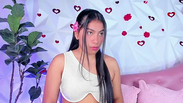 LinnaGardenia online show from March 8, 2025, 2:30 pm