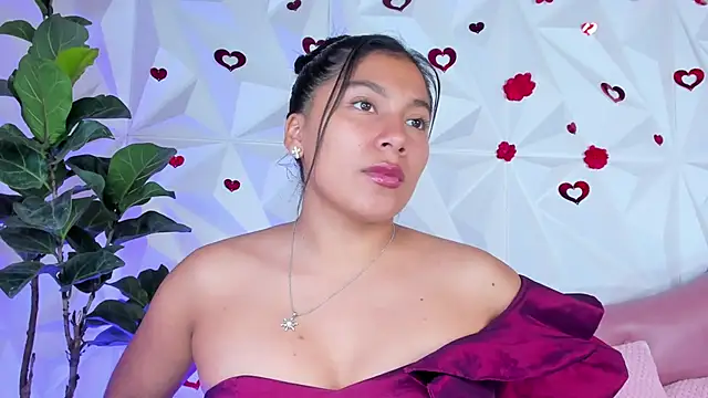 LinnaGardenia online show from March 15, 2025, 7:16 pm