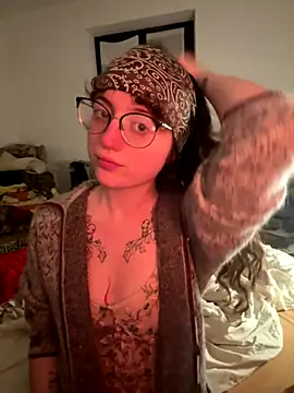  foxygirl  online show from December 5, 2024, 9:39 pm