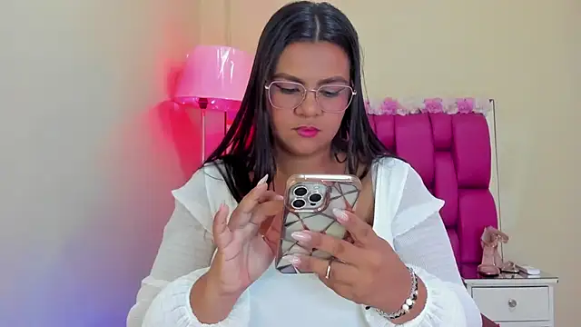 Gabriela Brown online show from December 13, 2024, 3:32 pm