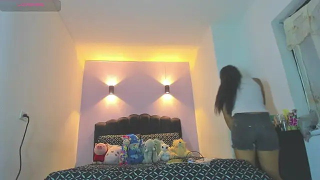 Sofia Clauss  online show from May 15, 2026, 4:19 am