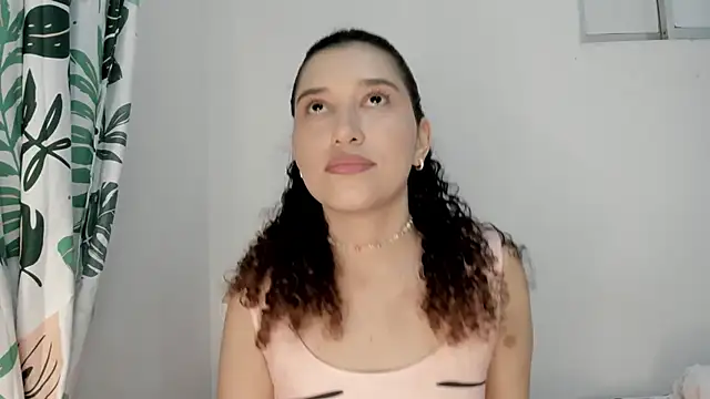 Snapshot of gabriela_duarte1 chatting on June 6, 2026, 1:00 am gabriela duarte1 online show from June 6, 2026, 1:00 am
