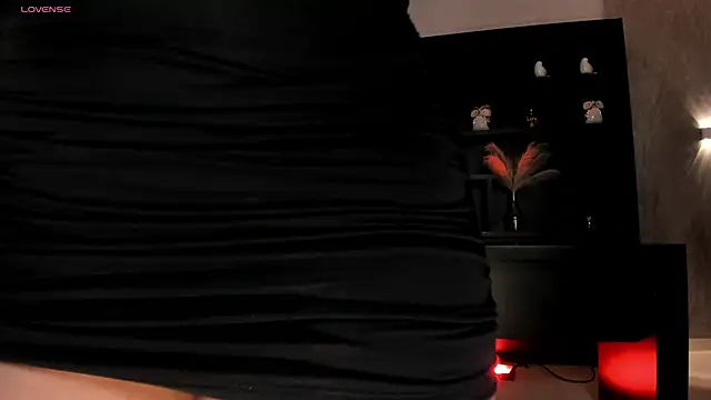 AnnaBrooks1 online show from February 10, 2026, 7:51 pm