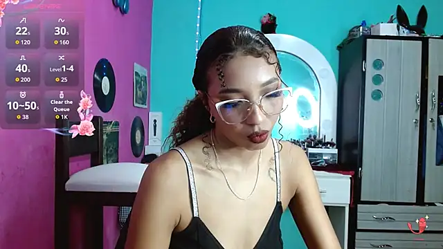 sensitive brunette online show from September 19, 2025, 7:36 pm