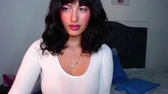 candy lux  online show from February 25, 2025, 3:49 pm