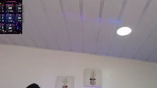 candy lux  online show from April 22, 2026, 3:57 pm