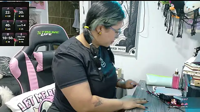 mollyshake1 online show from November 10, 2025, 11:20 am